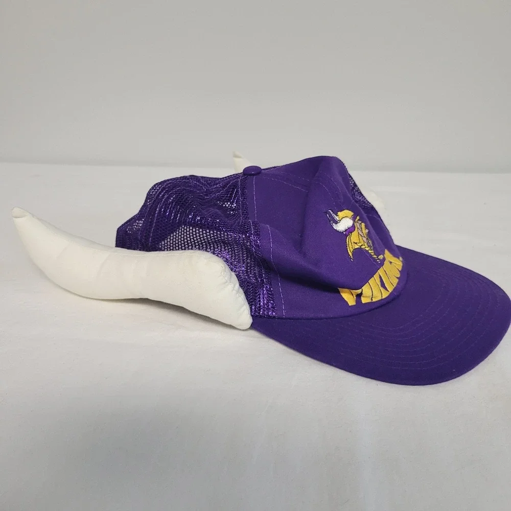 Vintage Minnesota‎ Vikings Starter Trucker Hat Plush Horns Snapback NFL Purple